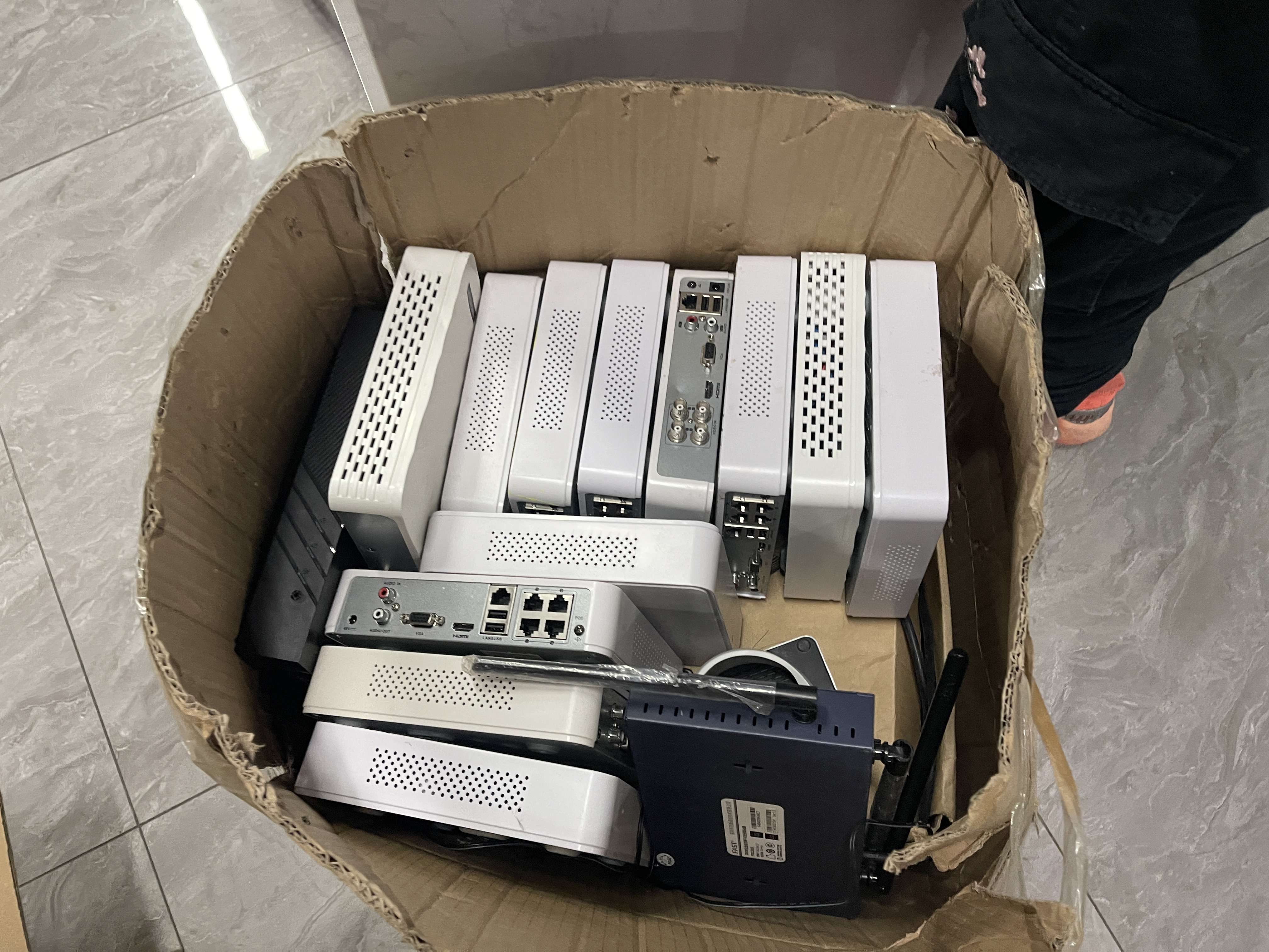 深圳全城电脑回收，一键预约上门(图1)