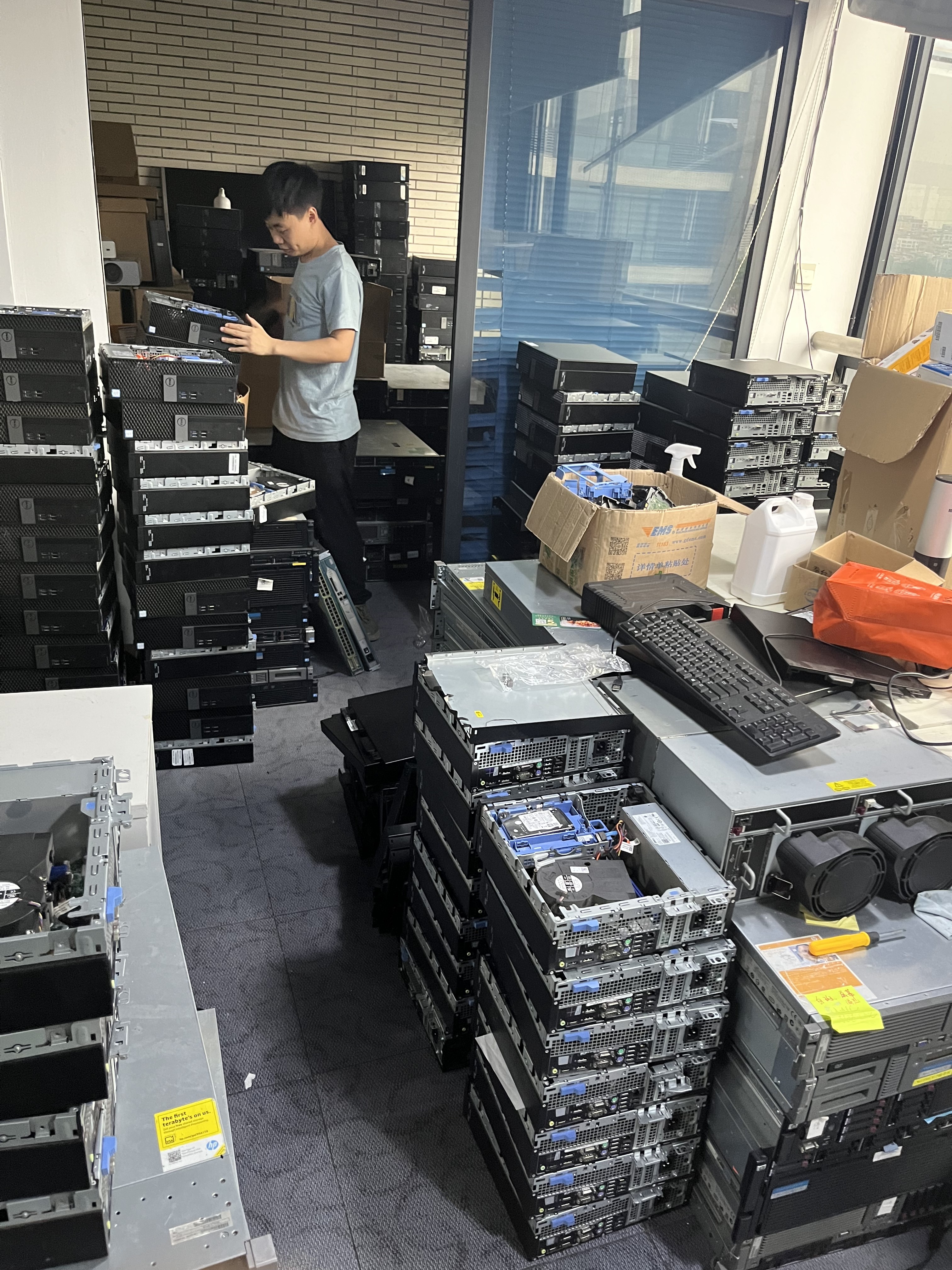 退役机房设备咋处理？深圳回收渠道大全(图1)